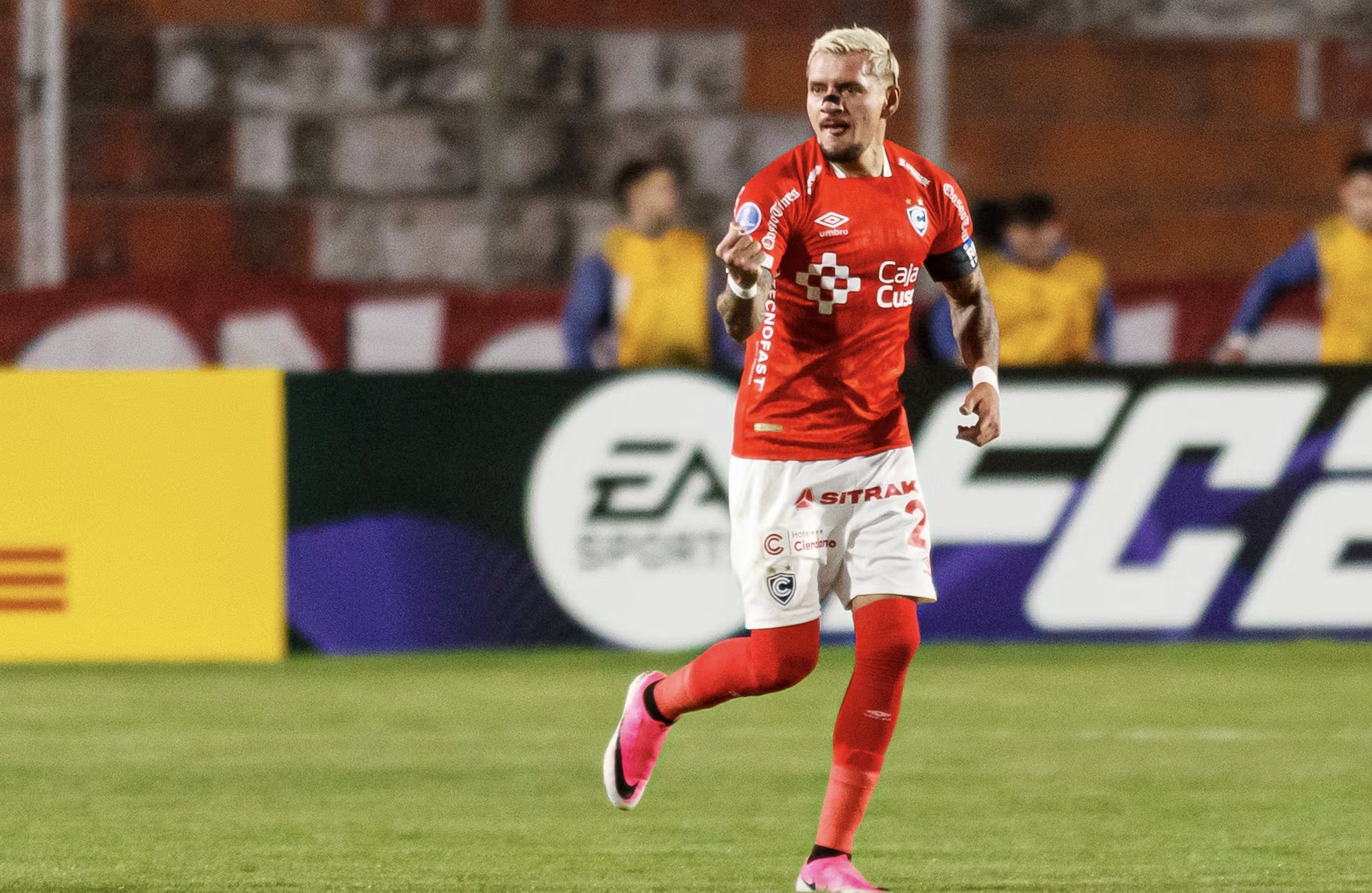 Carlos Garcés renueva con Cienciano hasta 2027