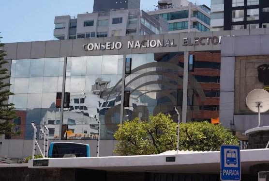 Ecuador designa moderadores para 45 debates electorales